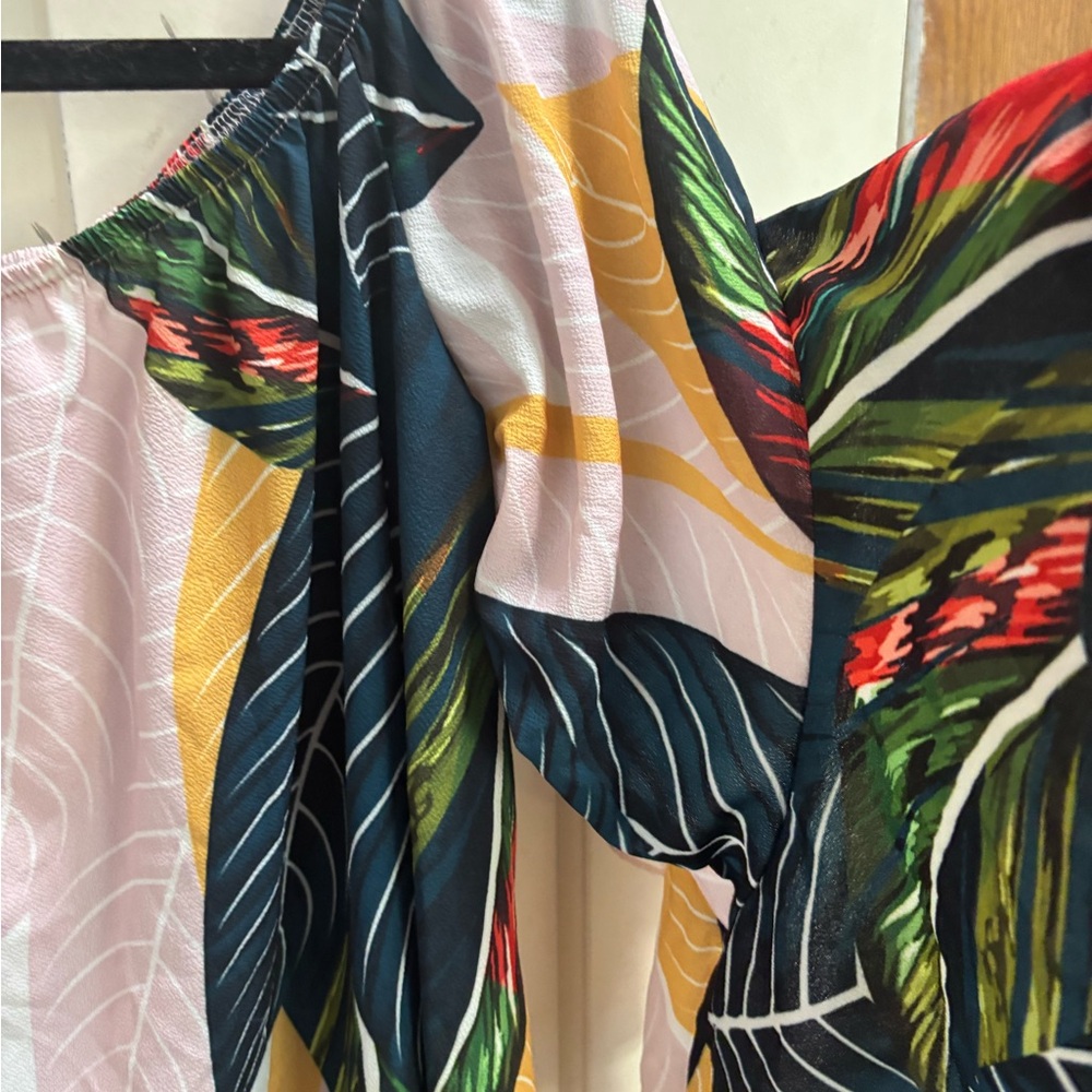 Tropical Leaf Print Off-Shoulder Blouse - Picture 4 of 5